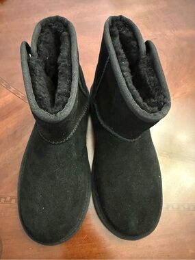 💛UGG GIRLS SHORT BOOTS💛